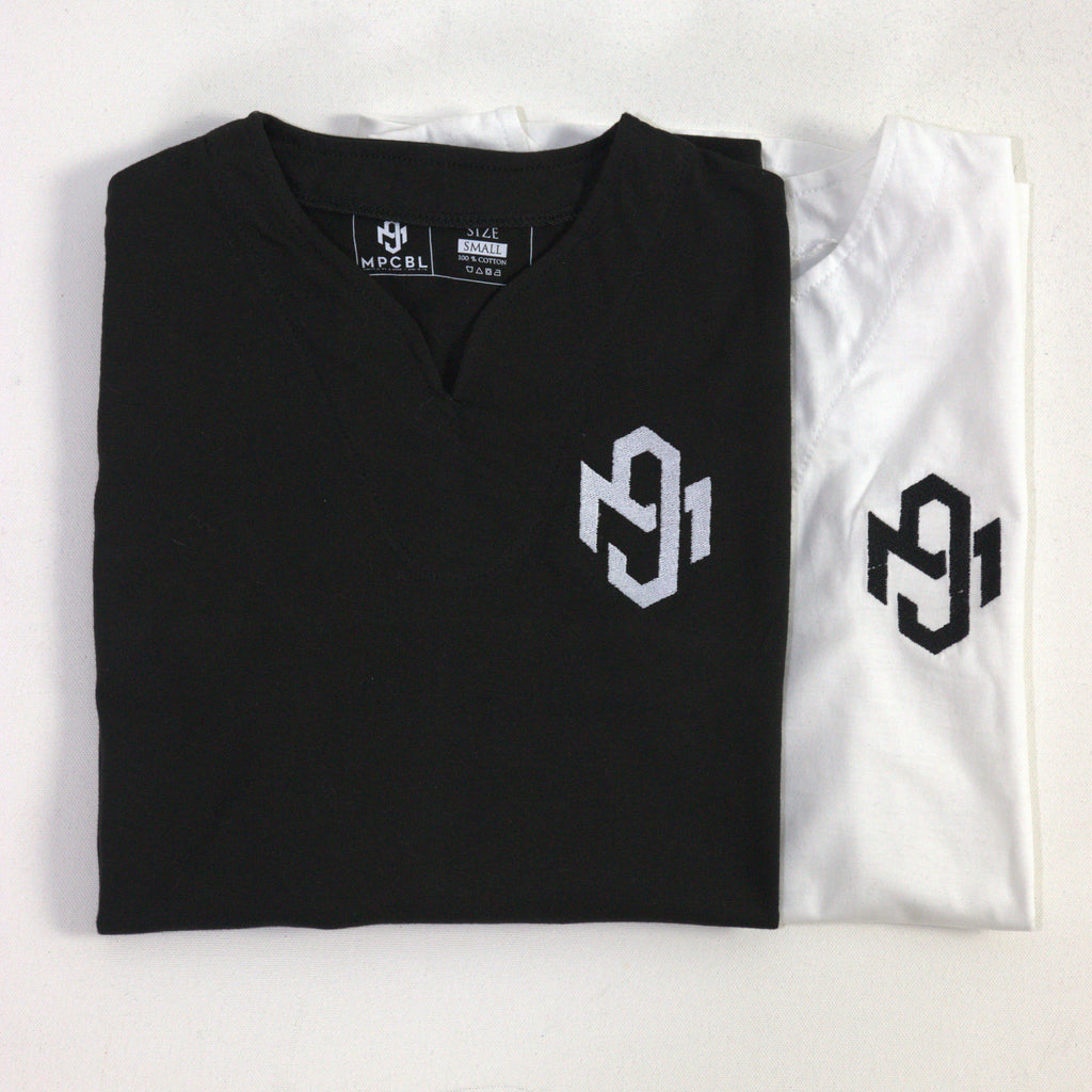 Sleeveless Essential T-Shirt (Unisex)