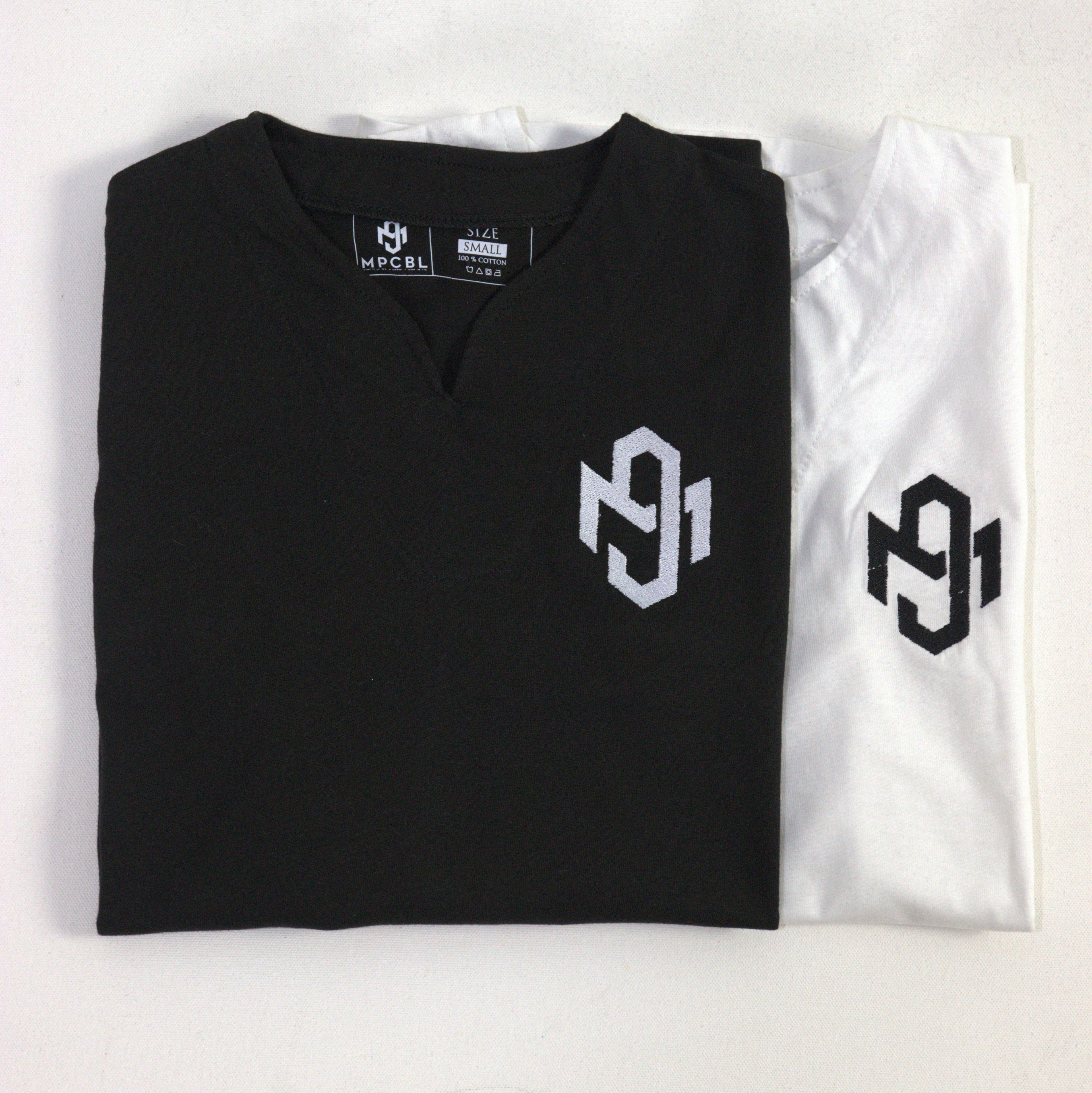 Sleeveless Essential T-Shirt (Unisex)