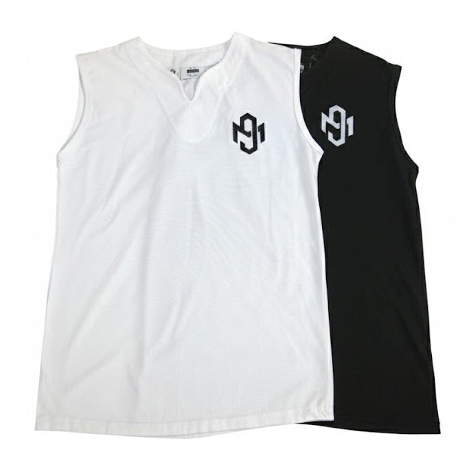 Sleeveless Essential T-Shirt (Unisex)